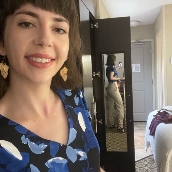 Meet your Posher, Jade - Picture 5 of 7